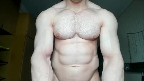 Snapshot of sweetmuscles_boy chatting on February 4, 2025, 6:14 am Lorenzo online show from February 4, 2025, 6:14 am