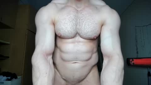 Snapshot of sweetmuscles_boy chatting on February 7, 2025, 8:11 am Lorenzo online show from February 7, 2025, 8:11 am