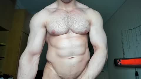 Snapshot of sweetmuscles_boy chatting on February 10, 2025, 4:36 pm Lorenzo online show from February 10, 2025, 4:36 pm