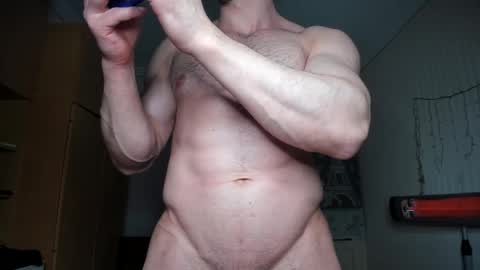 Snapshot of sweetmuscles_boy chatting on February 11, 2025, 6:44 pm Lorenzo online show from February 11, 2025, 6:44 pm