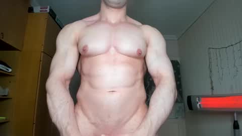 Snapshot of sweetmuscles_boy chatting on March 4, 2025, 1:59 pm Lorenzo online show from March 4, 2025, 1:59 pm