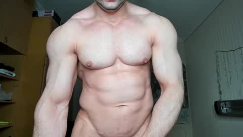 Snapshot of sweetmuscles_boy chatting on March 7, 2025, 4:57 am Lorenzo online show from March 7, 2025, 4:57 am