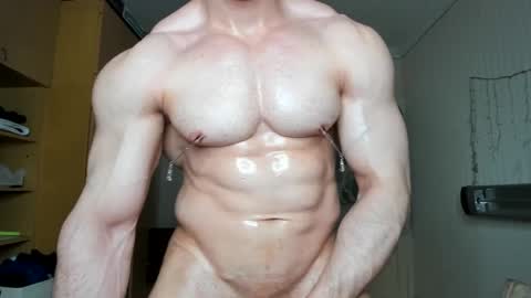 Snapshot of sweetmuscles_boy chatting on March 8, 2025, 8:33 am Lorenzo online show from March 8, 2025, 8:33 am