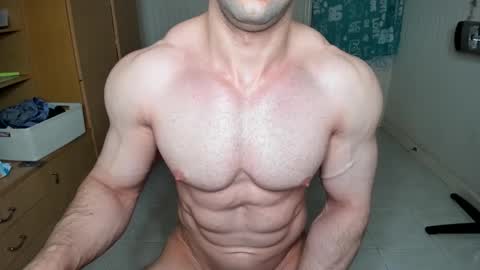 Snapshot of sweetmuscles_boy chatting on March 10, 2025, 4:49 am Lorenzo online show from March 10, 2025, 4:49 am