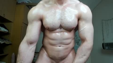 Snapshot of sweetmuscles_boy chatting on September 15, 2025, 6:35 am Lorenzo online show from September 15, 2025, 6:35 am