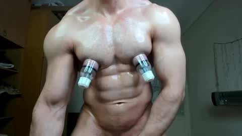 Snapshot of sweetmuscles_boy chatting on September 28, 2025, 7:03 am Lorenzo online show from September 28, 2025, 7:03 am