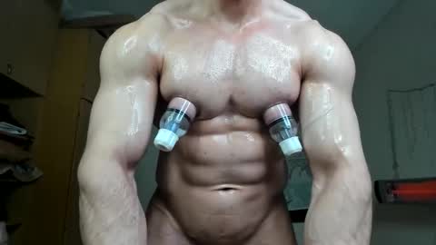 Snapshot of sweetmuscles_boy chatting on October 22, 2025, 2:39 pm Lorenzo online show from October 22, 2025, 2:39 pm