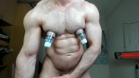 Snapshot of sweetmuscles_boy chatting on November 4, 2025, 5:50 am Lorenzo online show from November 4, 2025, 5:50 am