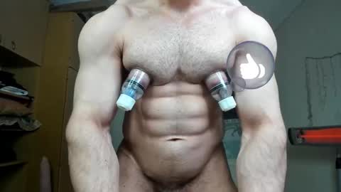 Snapshot of sweetmuscles_boy chatting on November 7, 2025, 7:08 am Lorenzo online show from November 7, 2025, 7:08 am