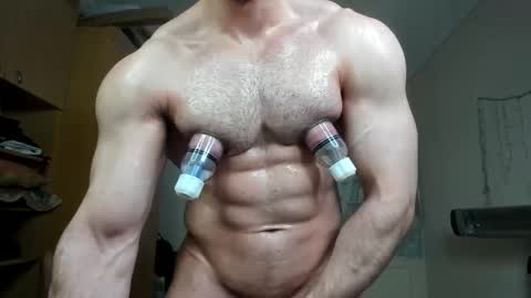 Snapshot of sweetmuscles_boy chatting on November 9, 2025, 7:06 am Lorenzo online show from November 9, 2025, 7:06 am