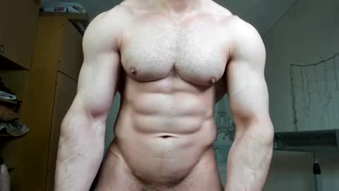 Snapshot of sweetmuscles_boy chatting on November 26, 2025, 7:42 am Lorenzo online show from November 26, 2025, 7:42 am