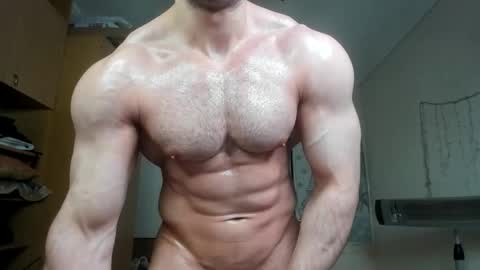 Snapshot of sweetmuscles_boy chatting on December 1, 2025, 7:13 am Lorenzo online show from December 1, 2025, 7:13 am