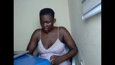 Snapshot of sweetnectarx chatting on February 8, 2025, 1:00 am sweetnectarx online show from February 8, 2025, 1:00 am