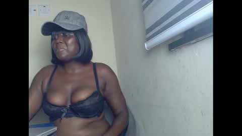 Snapshot of sweetnectarx chatting on February 10, 2025, 6:56 pm sweetnectarx online show from February 10, 2025, 6:56 pm
