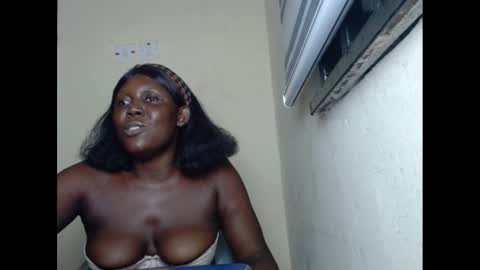 Snapshot of sweetnectarx chatting on February 15, 2025, 10:21 pm sweetnectarx online show from February 15, 2025, 10:21 pm