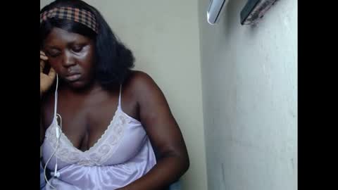 Snapshot of sweetnectarx chatting on February 17, 2025, 3:15 am sweetnectarx online show from February 17, 2025, 3:15 am
