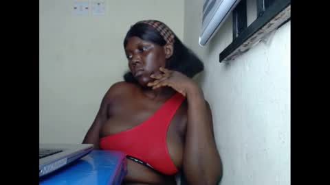 Snapshot of sweetnectarx chatting on February 24, 2025, 8:14 pm sweetnectarx online show from February 24, 2025, 8:14 pm