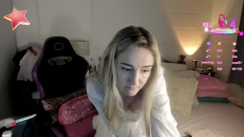 Snapshot of sweetnina_wet chatting on May 24, 2026, 9:42 pm Sweetnina online show from May 24, 2026, 9:42 pm