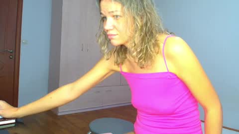 Veronica and Alex online show from October 14, 2025, 3:29 am