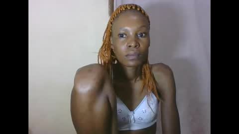 Snapshot of sweetpetite254 chatting on February 4, 2026, 2:06 am ESTHER online show from February 4, 2026, 2:06 am