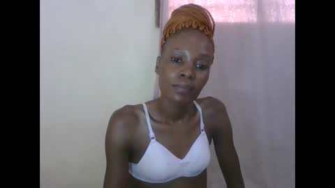 Snapshot of sweetpetite254 chatting on February 5, 2026, 7:02 am ESTHER online show from February 5, 2026, 7:02 am