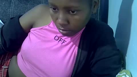 Snapshot of sweetqueen20 chatting on November 6, 2025, 5:41 am queen online show from November 6, 2025, 5:41 am