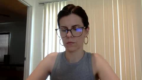 Snapshot of sweetriddance chatting on December 15, 2025, 6:23 pm sweetriddance online show from December 15, 2025, 6:23 pm