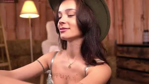 Snapshot of sweetrossie chatting on February 6, 2026, 4:28 am Rose online show from February 6, 2026, 4:28 am