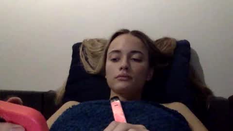 sweetsatalana online show from May 22, 2026, 9:53 pm