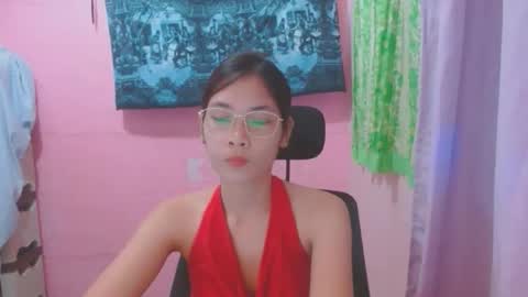 Mia online show from May 26, 2026, 12:34 pm