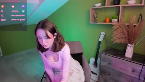 Snapshot of sweetshy_ chatting on October 10, 2025, 1:43 pm Alice online show from October 10, 2025, 1:43 pm
