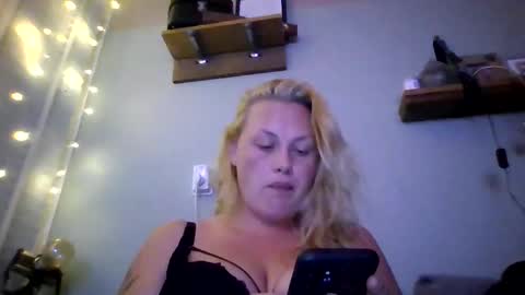 sweetsinz_ online show from October 2, 2025, 9:11 pm