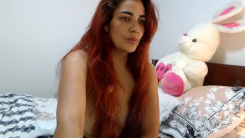 Snapshot of sweetsmile28 chatting on March 5, 2025, 2:36 am Dianis online show from March 5, 2025, 2:36 am