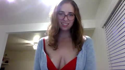 Snapshot of sweetsocalgirl chatting on February 22, 2025, 1:44 am sweetsocalgirl online show from February 22, 2025, 1:44 am