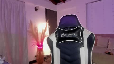 Snapshot of sweett_catt1 chatting on February 25, 2025, 4:14 am Cat independent model online show from February 25, 2025, 4:14 am