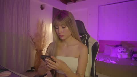 Snapshot of sweett_catt1 chatting on March 5, 2025, 3:18 am Cat independent model online show from March 5, 2025, 3:18 am