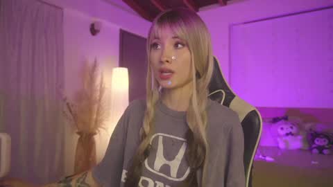 Snapshot of sweett_catt1 chatting on March 5, 2025, 6:23 am Cat independent model online show from March 5, 2025, 6:23 am