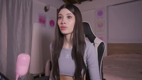 Snapshot of sweett_catt1 chatting on November 3, 2025, 4:25 am Cat independent model online show from November 3, 2025, 4:25 am