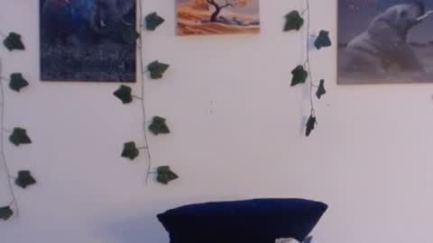 IG  valeen mo Vale   My schedule  Monday to Friday900 am - 300 pm  online show from February 6, 2025, 7:18 pm