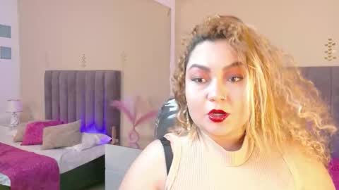 Snapshot of sweett_rose_ chatting on December 17, 2025, 1:06 pm sweett rose online show from December 17, 2025, 1:06 pm