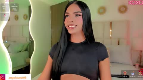 Snapshot of sweett_shinexx chatting on December 18, 2025, 8:20 am angel online show from December 18, 2025, 8:20 am