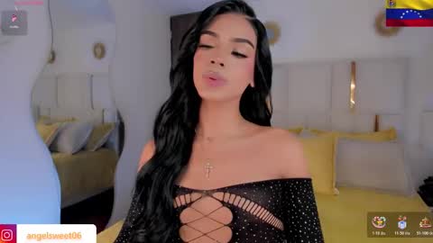 Snapshot of sweett_shinexx chatting on January 6, 2026, 4:27 am angel online show from January 6, 2026, 4:27 am