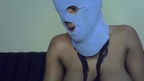 Snapshot of sweetvirgi25 chatting on February 11, 2026, 2:05 am loving soul online show from February 11, 2026, 2:05 am