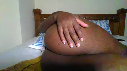 Snapshot of sweetvixen_ chatting on December 3, 2024, 10:29 pm Cute vixen online show from December 3, 2024, 10:29 pm