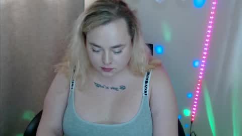 sweetvlada13 online show from May 9, 2026, 9:14 am