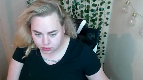 sweetvlada13 online show from May 17, 2026, 4:36 pm