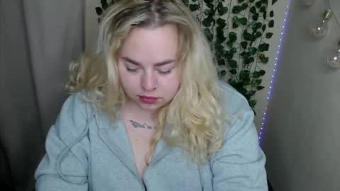 sweetvlada13 online show from May 22, 2026, 3:13 am