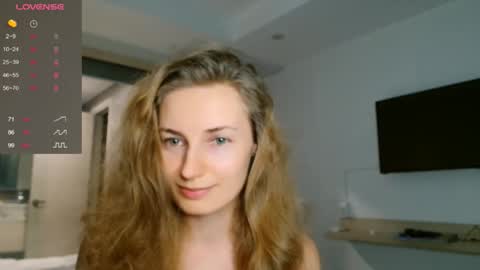 Snapshot of sweety_fruits chatting on October 23, 2025, 11:20 am sweety_fruits online show from October 23, 2025, 11:20 am