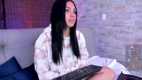 Snapshot of sweety_leela chatting on March 7, 2025, 12:34 pm . online show from March 7, 2025, 12:34 pm