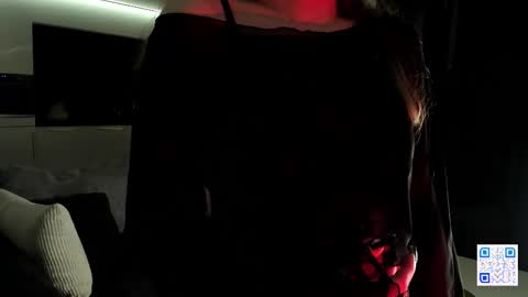 Bella . online show from December 18, 2025, 9:48 am